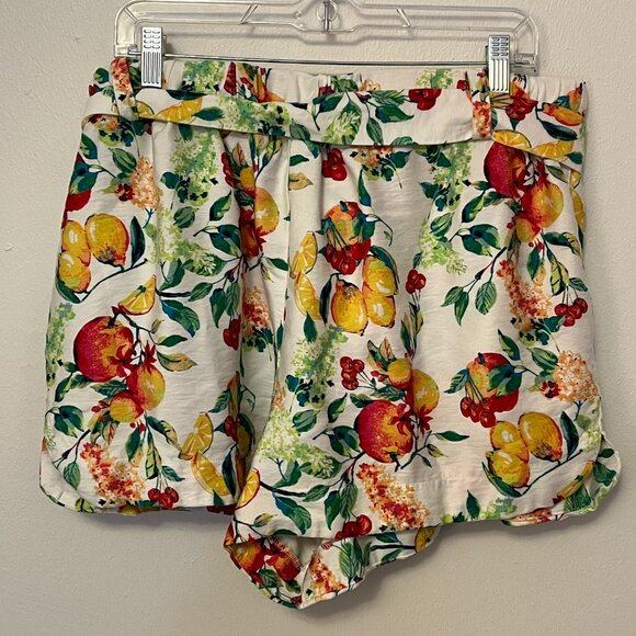 Lauren Conrad Shorts White with Fruit Size XXL - Picture 4 of 4